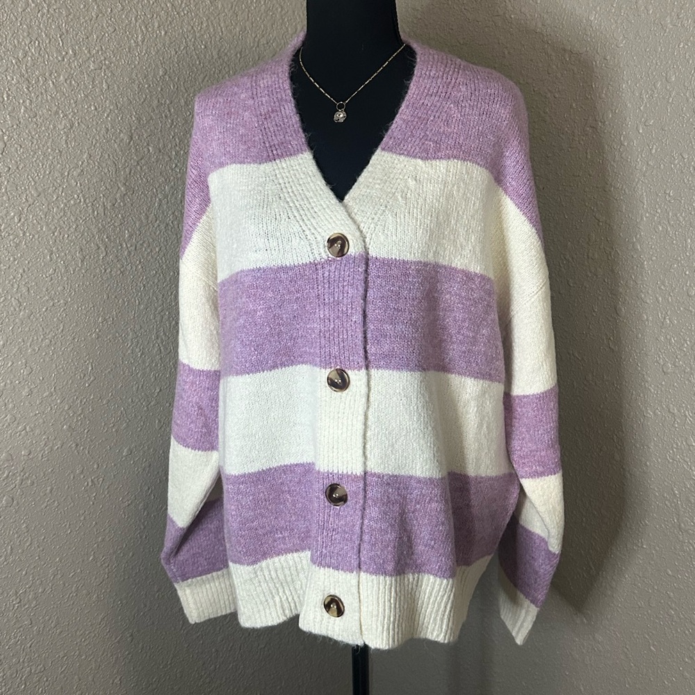 NWOT Wynter Button Up Cardigan in‎ Lilac/White Stripes